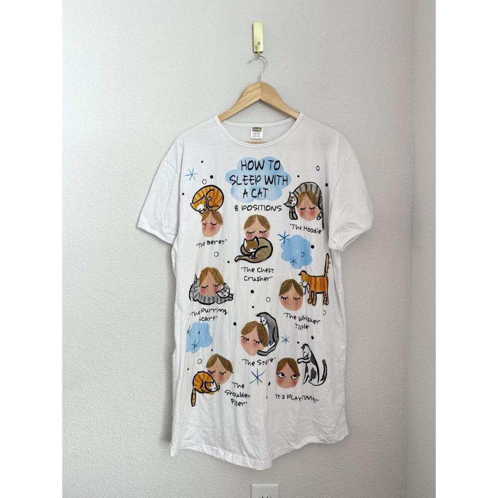 Rel-e-vant One Size Funny How To Sleep With A Cat Sleep Shirt Cartoon‎ Kitty